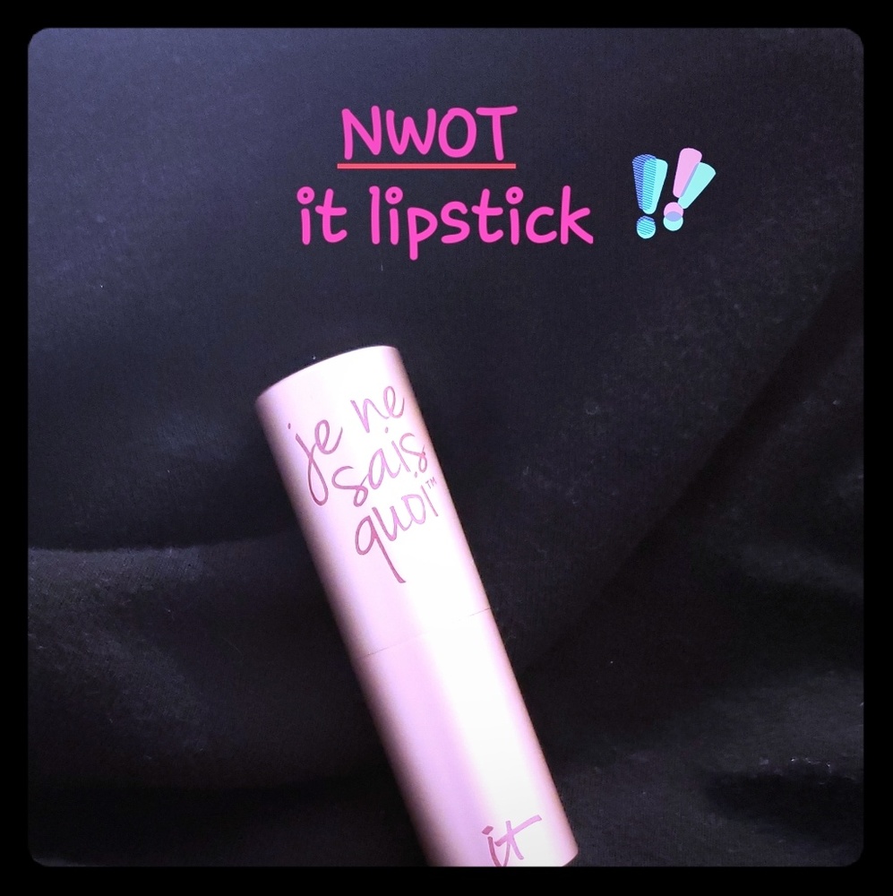 **NWOT** It Cosmetics Lipbalm